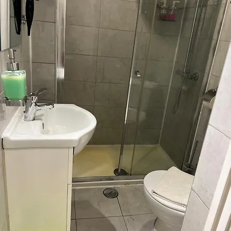 Antonio Pedro Проживання в сім'ї *